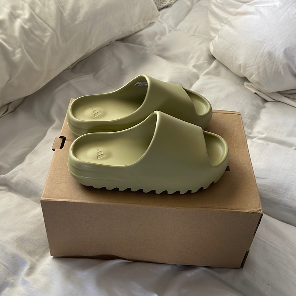 Brand new Yeezy Sides size 4 (women’s size 6.5)